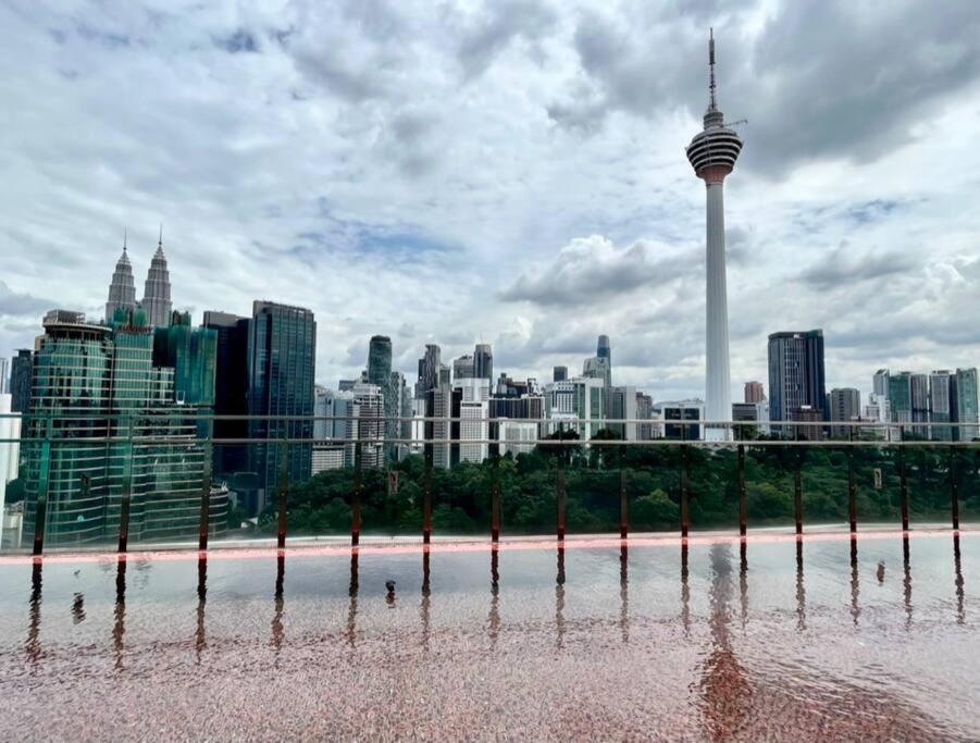 דירות קואלה לומפור #16 M101 Dang Wangi Klcc View Pool By Livin מראה חיצוני תמונה